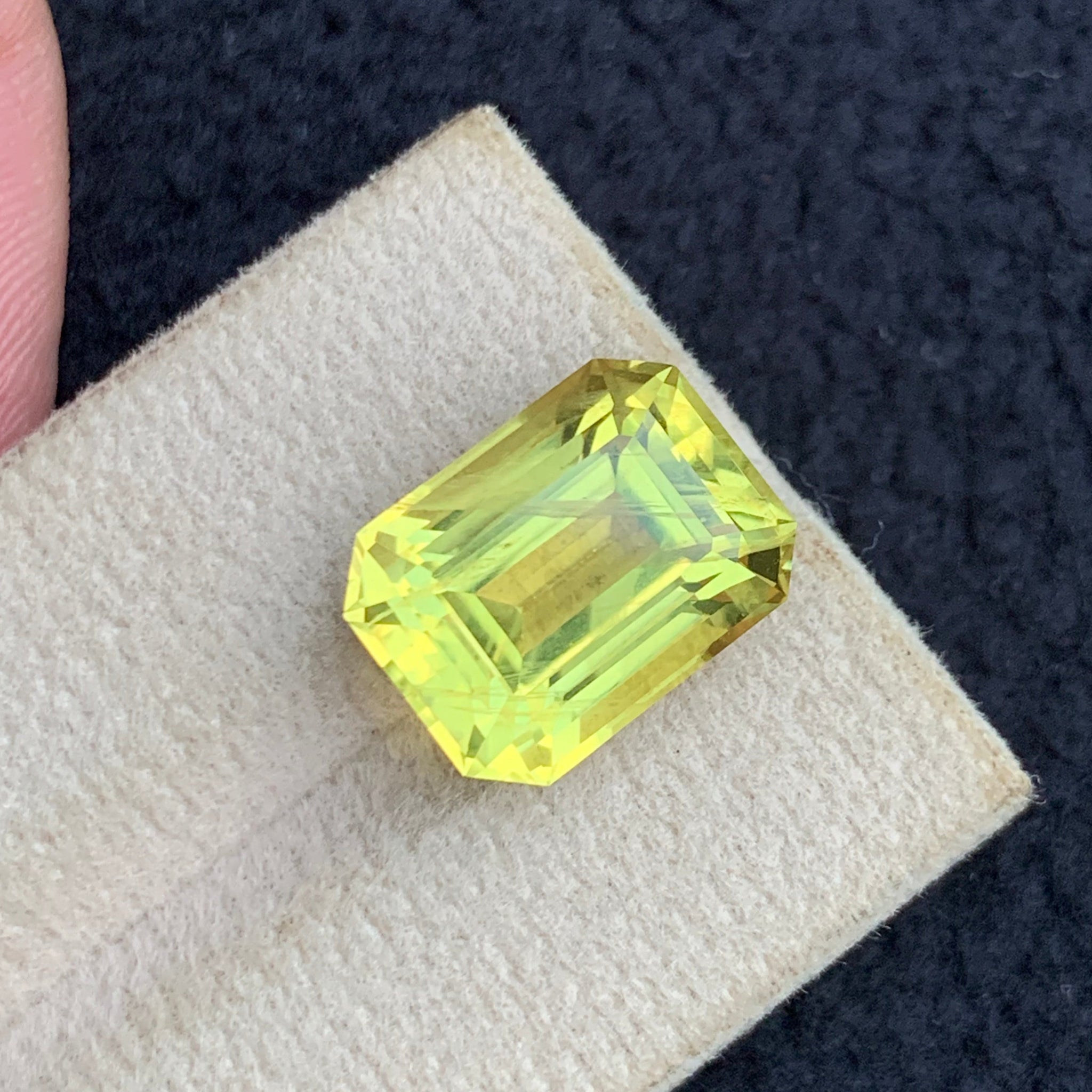 Lemon Quartz gemstone
Lemon Quartz jewelry