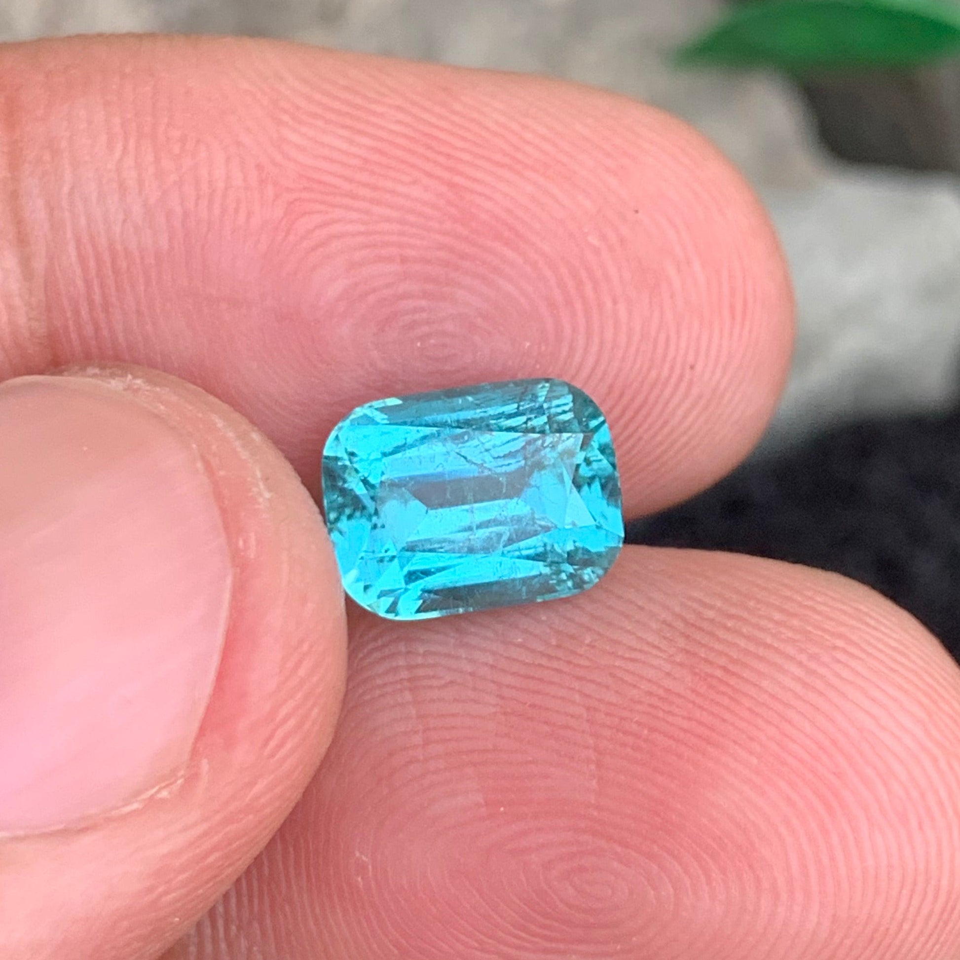 Lagoon Tourmaline ring
Lagoon Tourmaline pendant
Lagoon Tourmaline bracelet