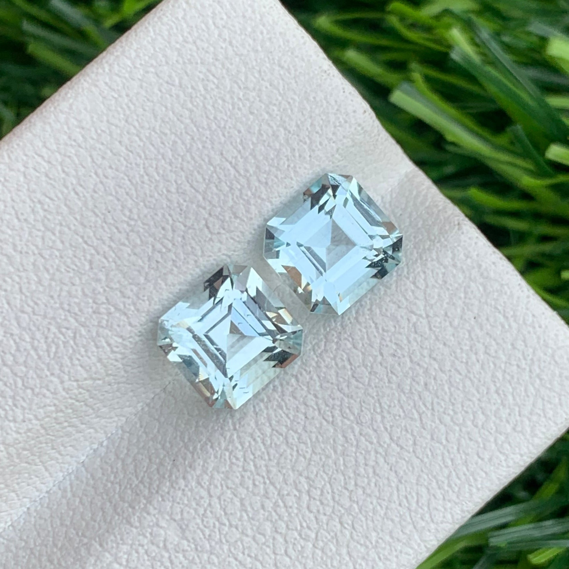 Blue Aquamarine Gemstone
Blue Aquamarine Jewelry