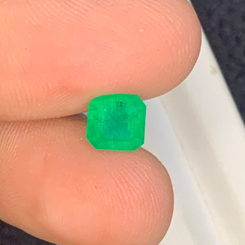 2.05 Carats Natural Green Emerald Gemstone, Emerald Cut