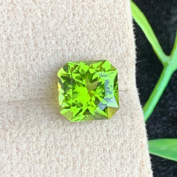 Natural Green Peridot gemstone
Natural Green Peridot jewelry
