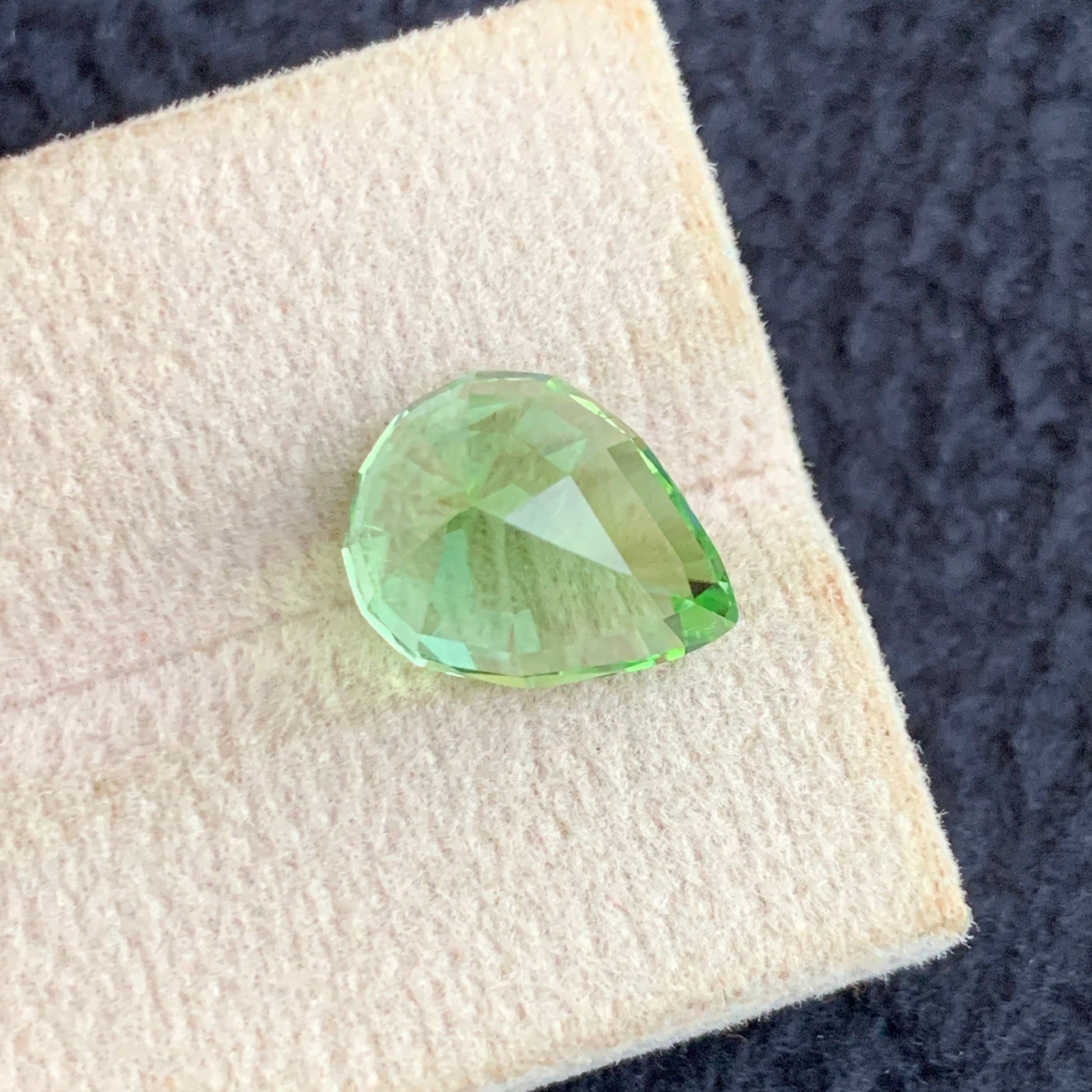 Apple Green Peridot ring
Apple Green Peridot pendant