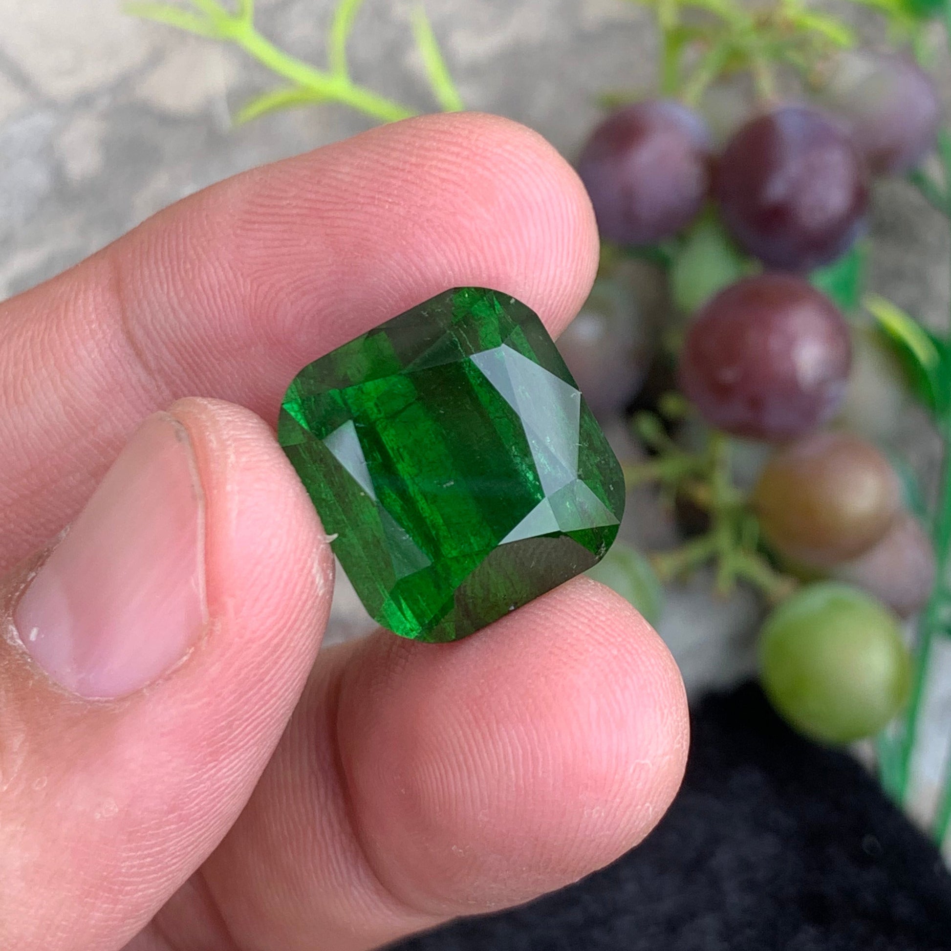 Vivid Green Tourmaline rings
Vivid Green Tourmaline pendant