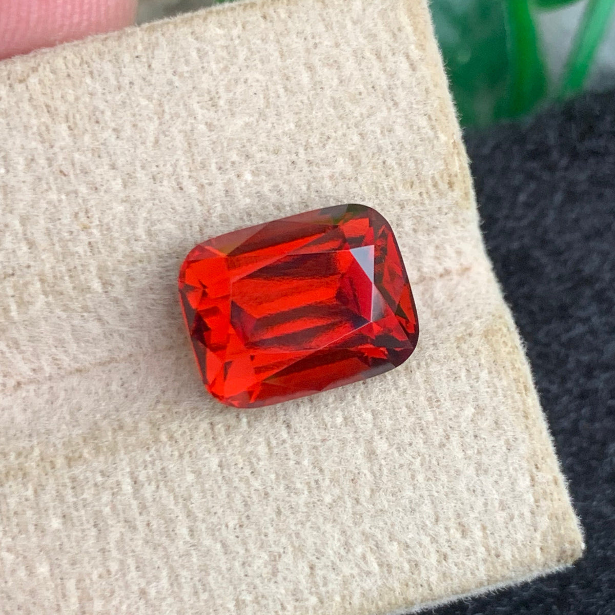 Hessonite garnet ring
Hessonite garnet pendant