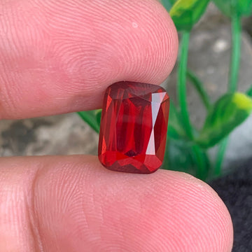  Rhodolite Garnet stone
 Rhodolite Garnet jewelry
