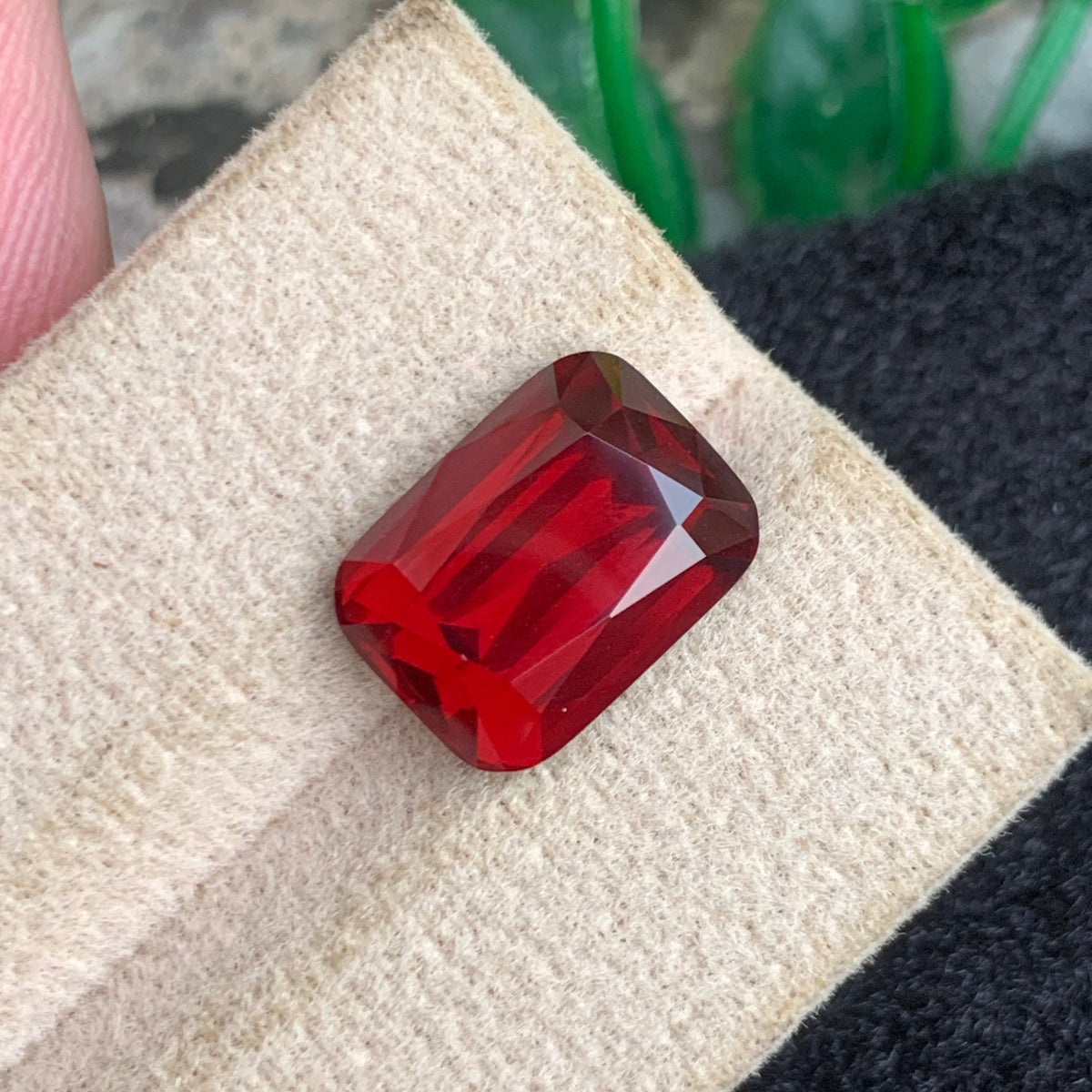  Rhodolite Garnet ring
 Rhodolite Garnet pendant