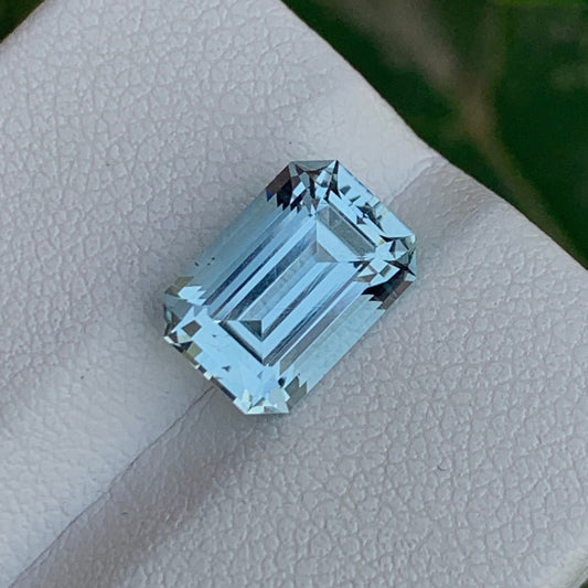 Sea Blue Aquamarine Gemstone, Emerald Cut 2.90 Cts