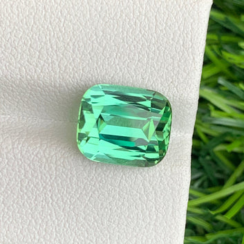 Apple Green Tourmaline ring
Apple Green Tourmaline pendant