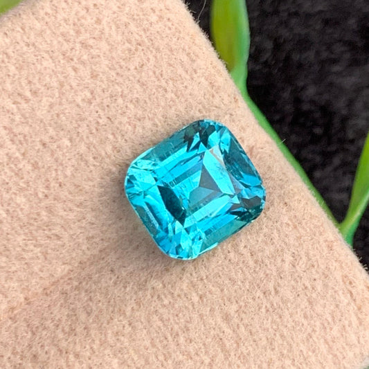 Neon Blue Tourmaline gemstone
Neon Blue Tourmaline jewelry