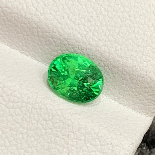 Tsavorite Garnet ring
Tsavorite Garnet pendant
Tsavorite Garnet  gift