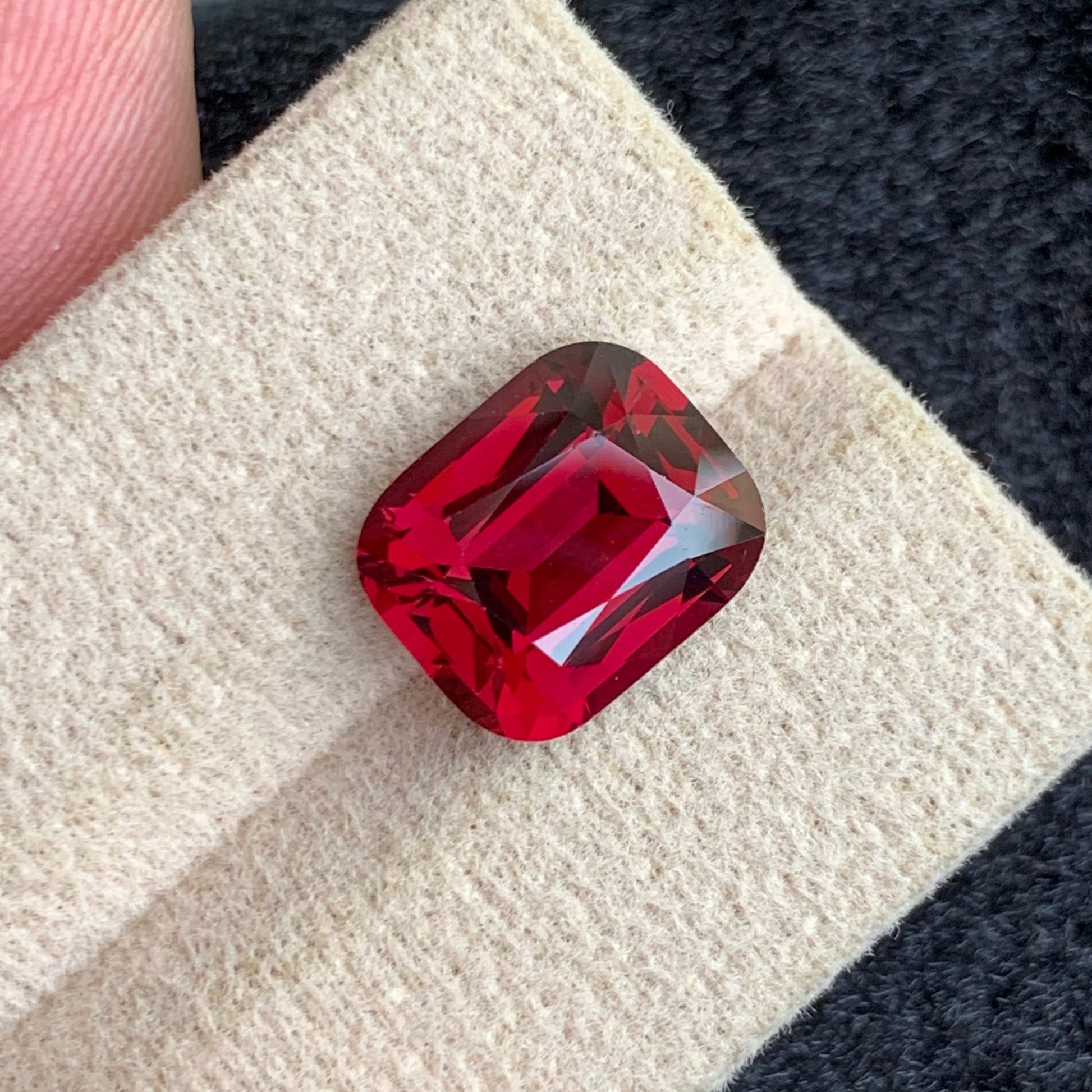 Rhodolite Garnet gemstone
Rhodolite Garnet jewelry