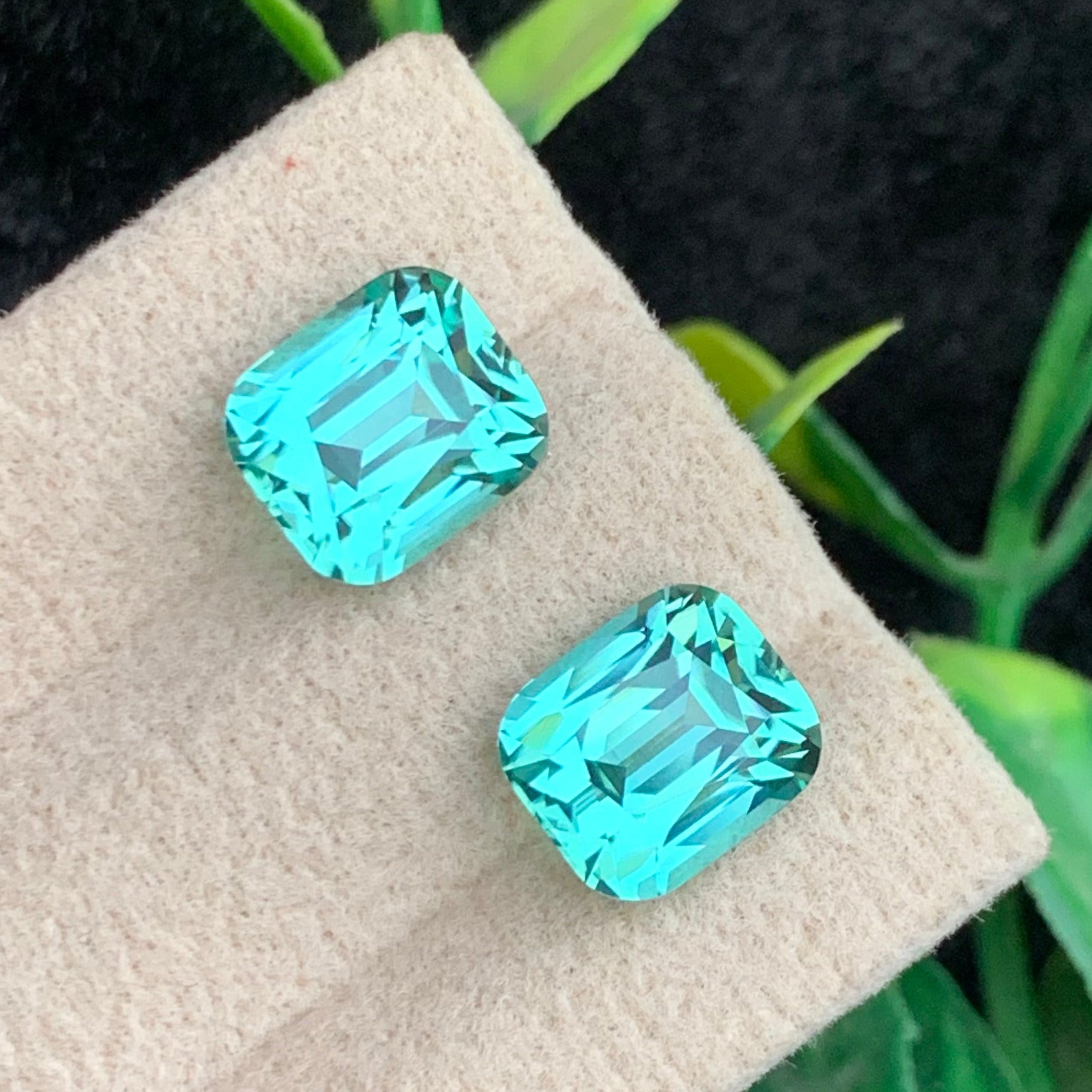 Paraiba-Like color Tourmaline Pair 
Paraiba-Like Tourmaline Jewelry