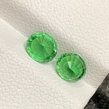 1.83 Carats Natural Tsavorite Garnet Pair with Oval Shape for Earring from Tanzania