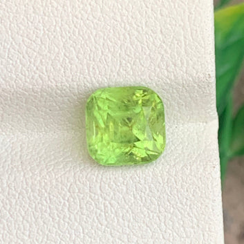 Yellow Green Peridot ring
Yellow Green Peridot pendant