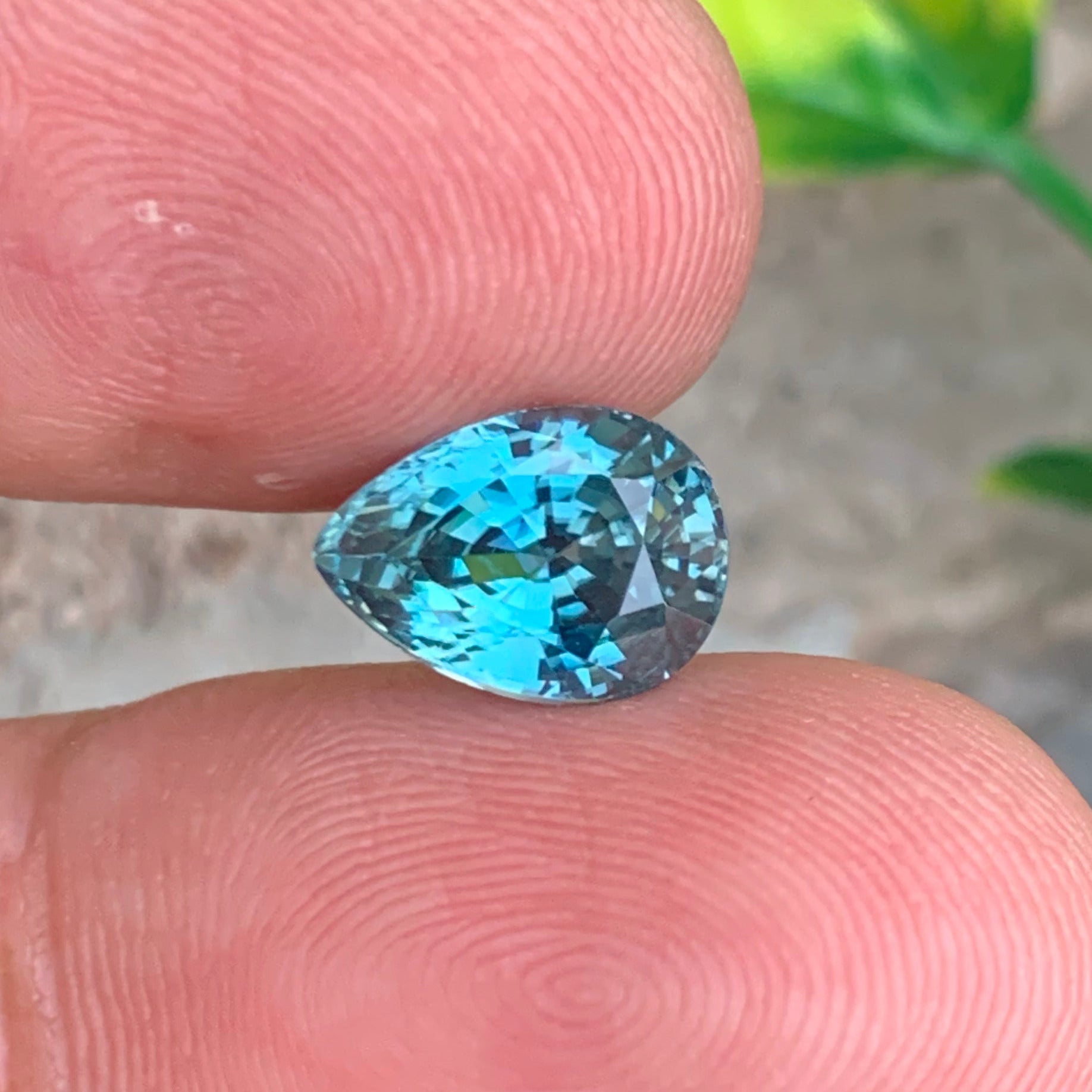 Zircon gemstone
Zircon  jewelry
Zircon  gift
