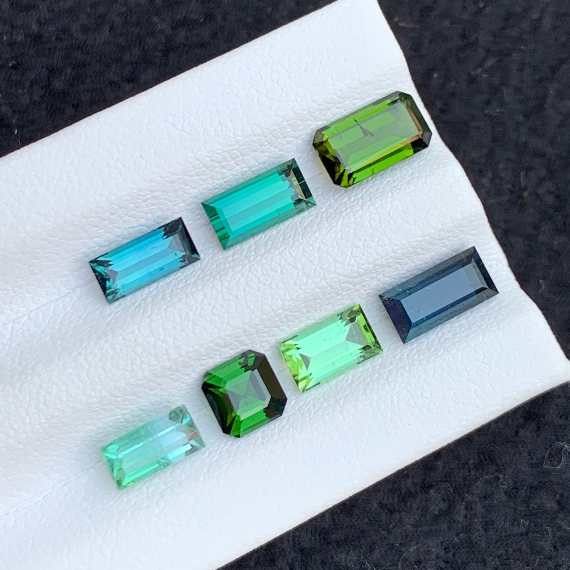 Faceted Tourmaline Lot
Jewelry size tourmaline stones Afghanistan