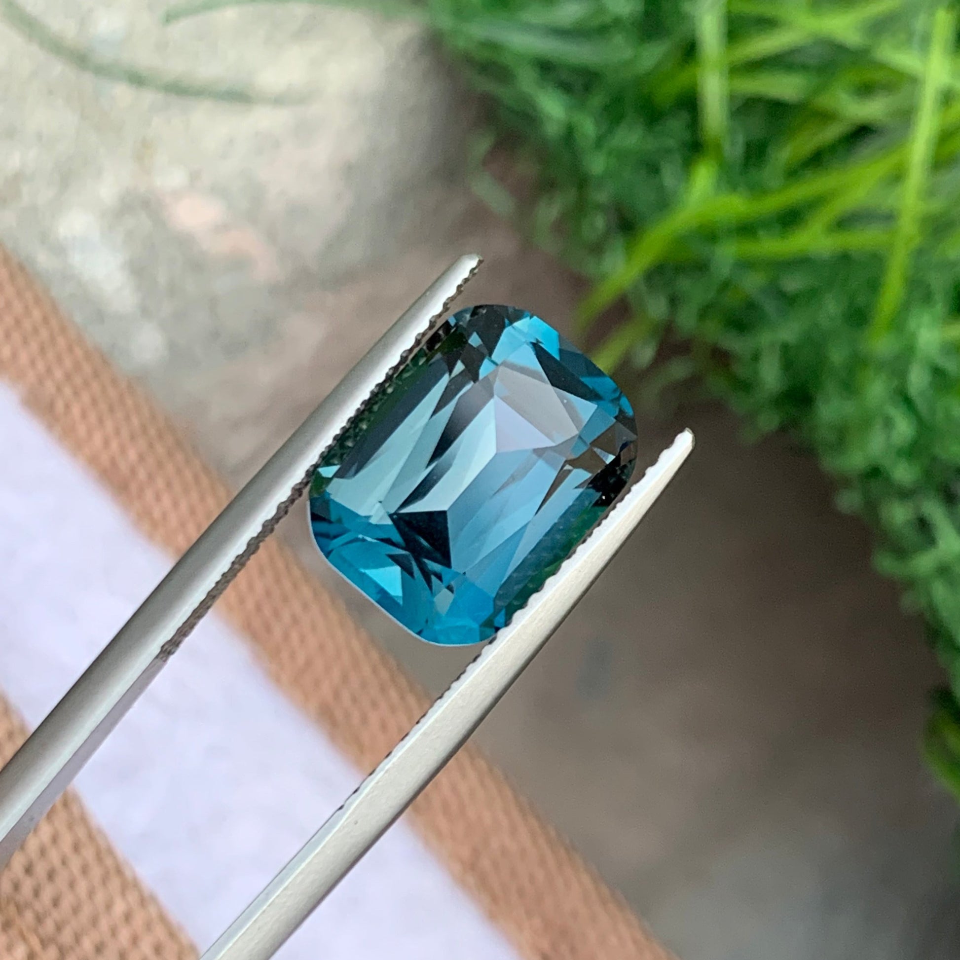 Large 6.50 Carats Blue Topaz Loose Gem for Jewelry Making
