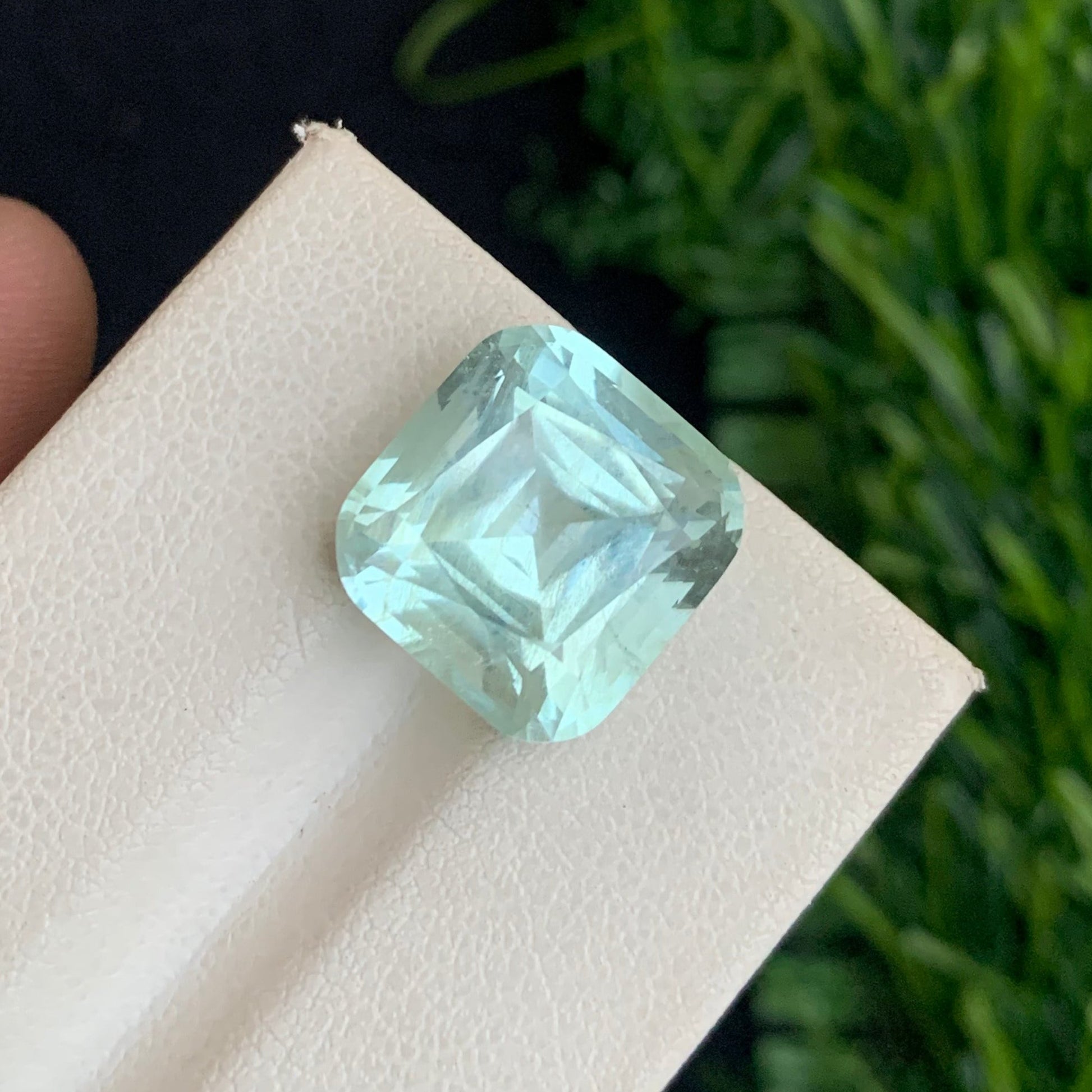 Large 9.60 Carats Aquamarine Loose Stone USA