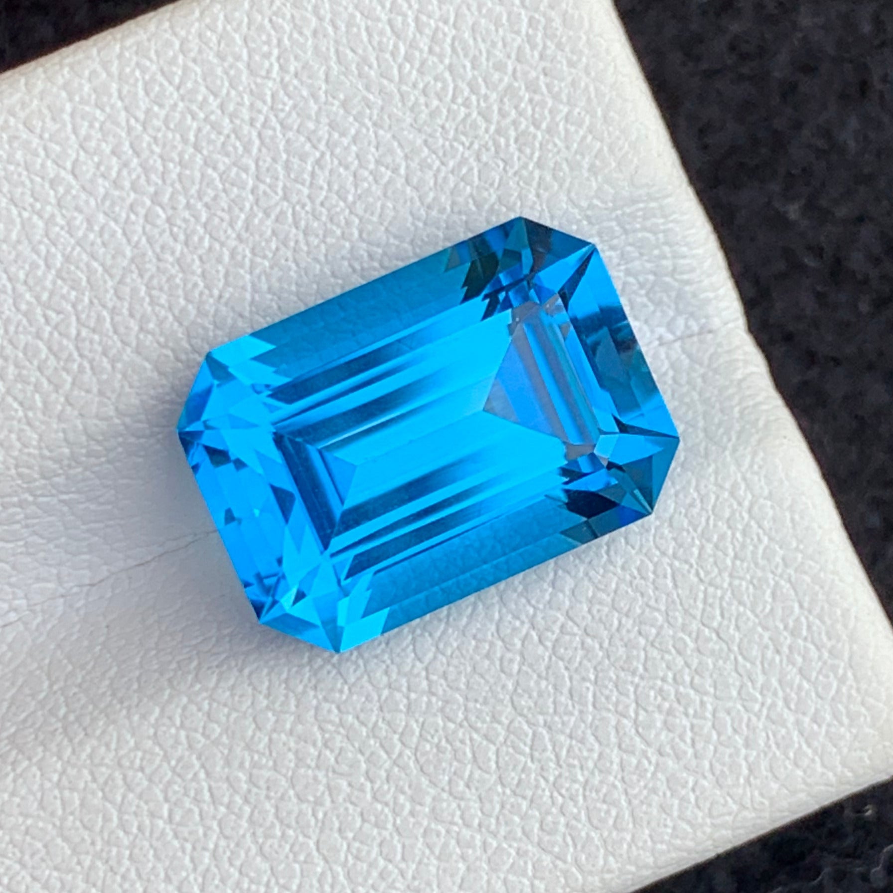 African Blue Topaz Stone
Loupe Clean Blue Gem