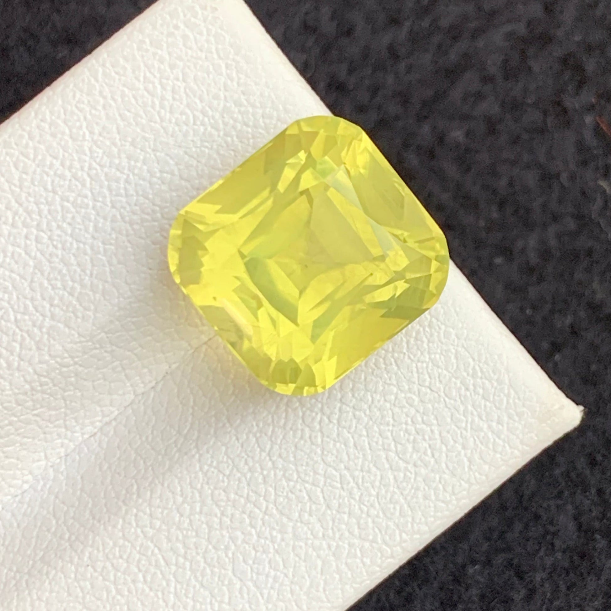 Lemon Quartz gemstone
Lemon Quartz  jewelry