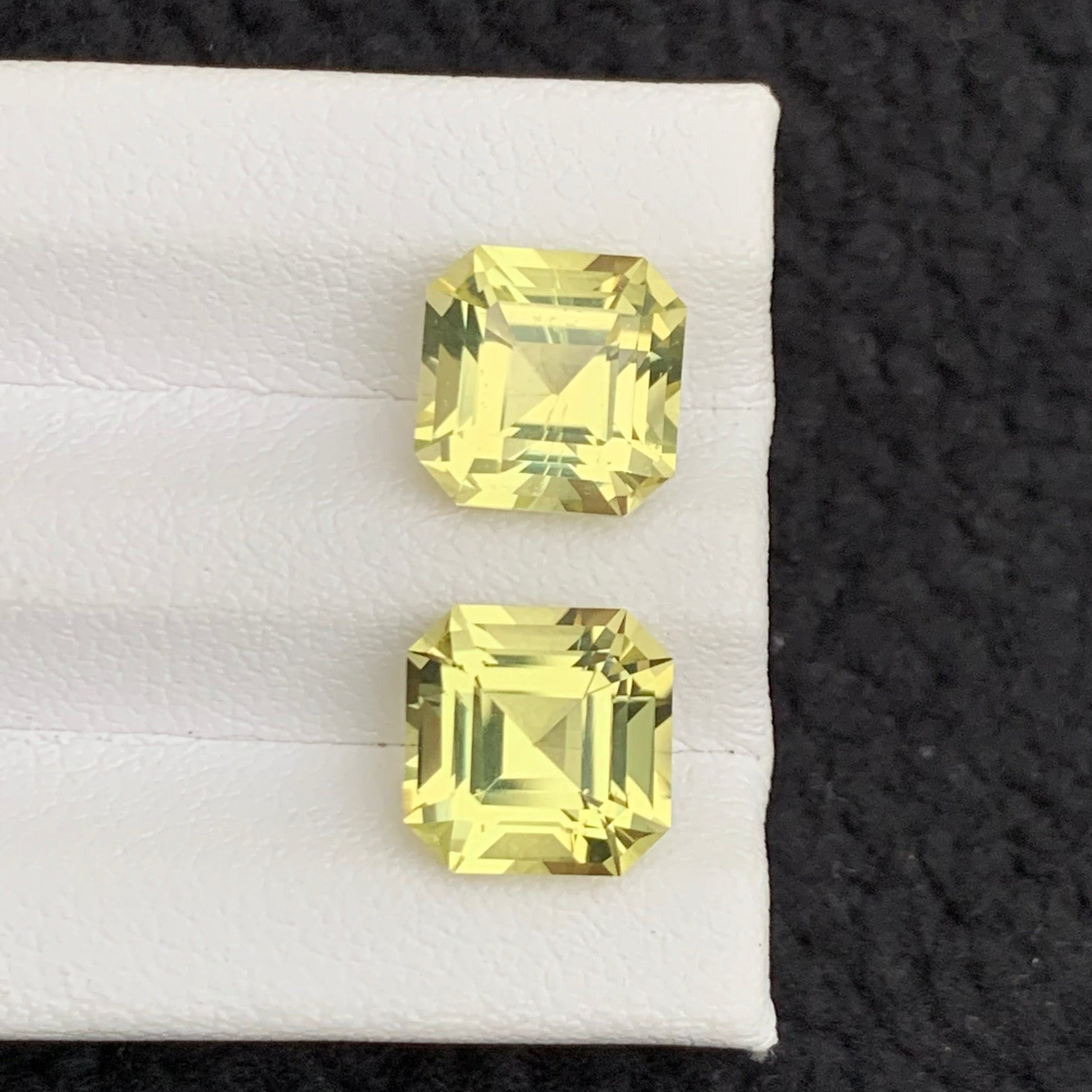 Lemon Quartz earrings Pair
Lemon Quartz Earrings Close-up View