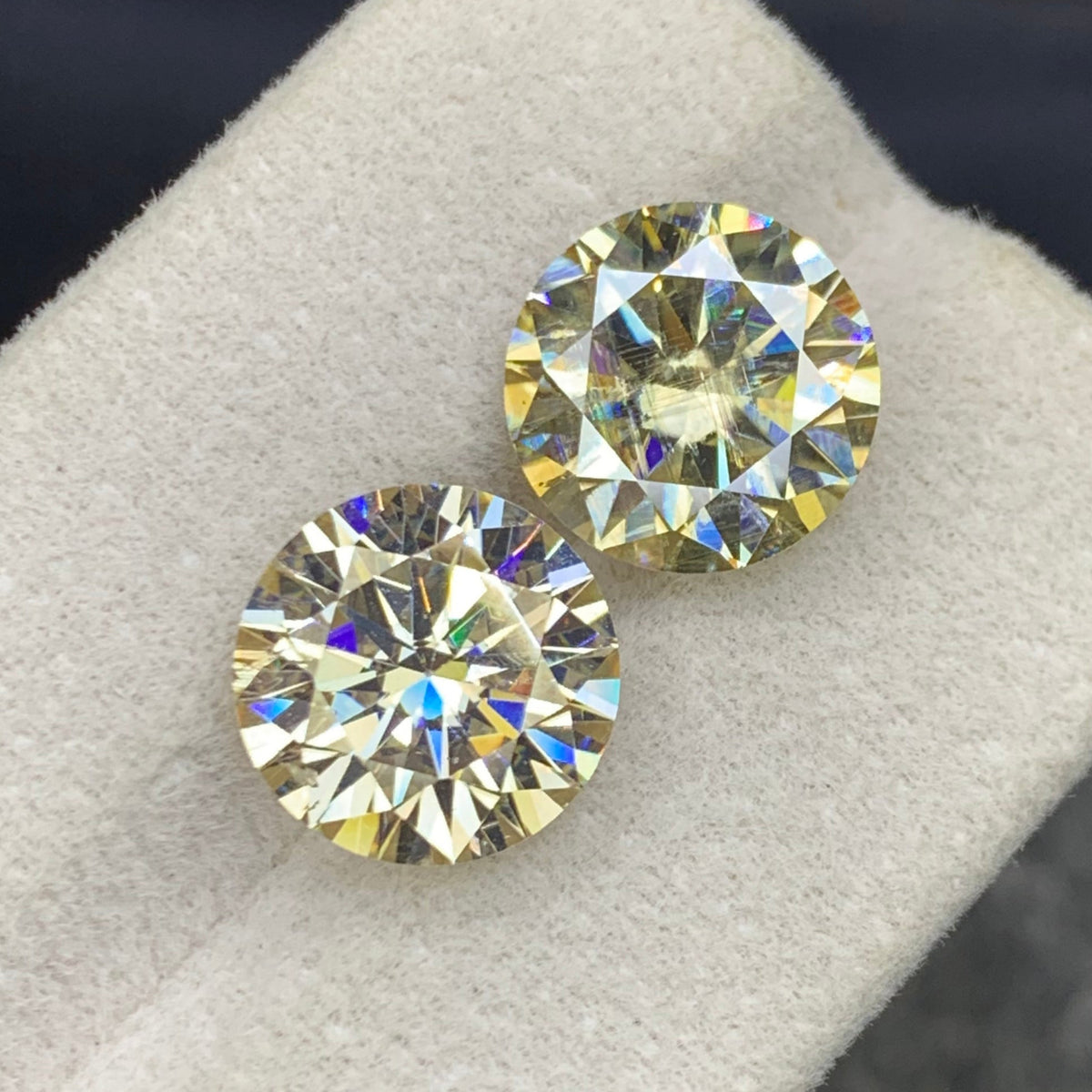 Light Gold moissanite gemstone
Light Gold moissanite ring
Light golden moissanite pair 9.25 carat round cut gemstones
Lab grown moissanite matched pair