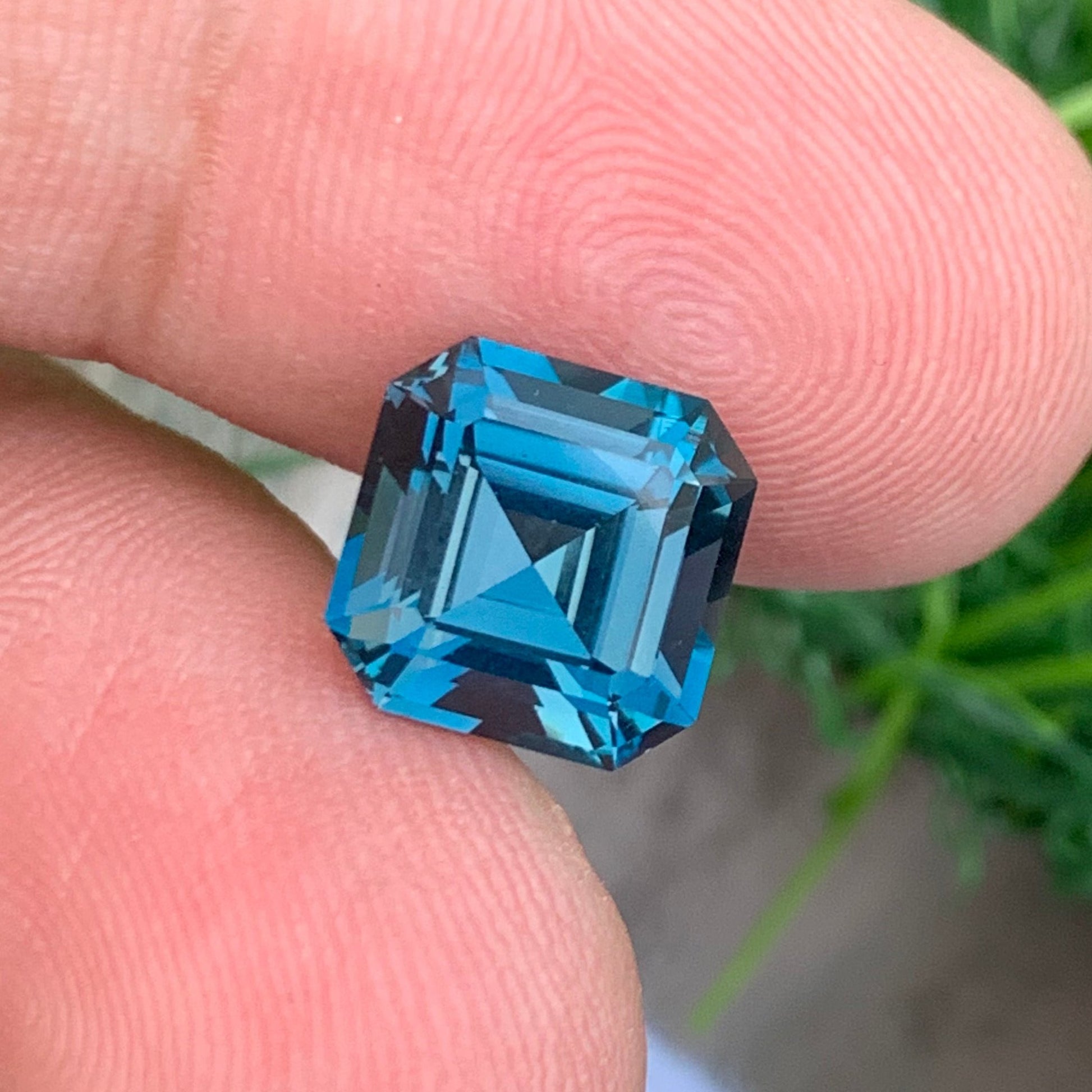 London Blue Topaz Stone Cushion Shape for Jewelry
