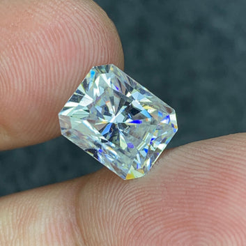Long cushion cut moissanite side profile showing brilliance
White moissanite eye clean clarity close-up