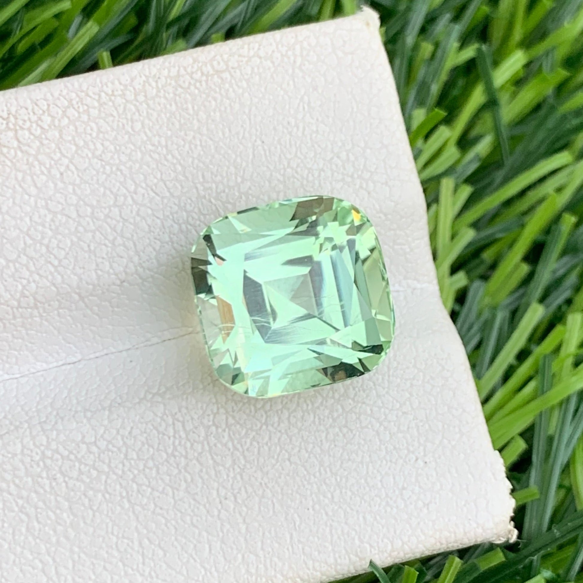 Mint Green Jewelry
Loose Apple Green Tourmaline Stone