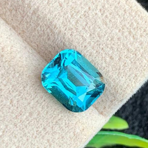 Loose Neon Blue Gemstone
Fine Jewelry Blue Tourmaline