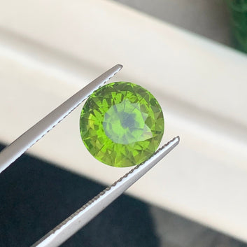 5.30 Carats Natural Green Peridot Gemstone – Round Cut Loose Stone from Pakistan | OneStep Gems