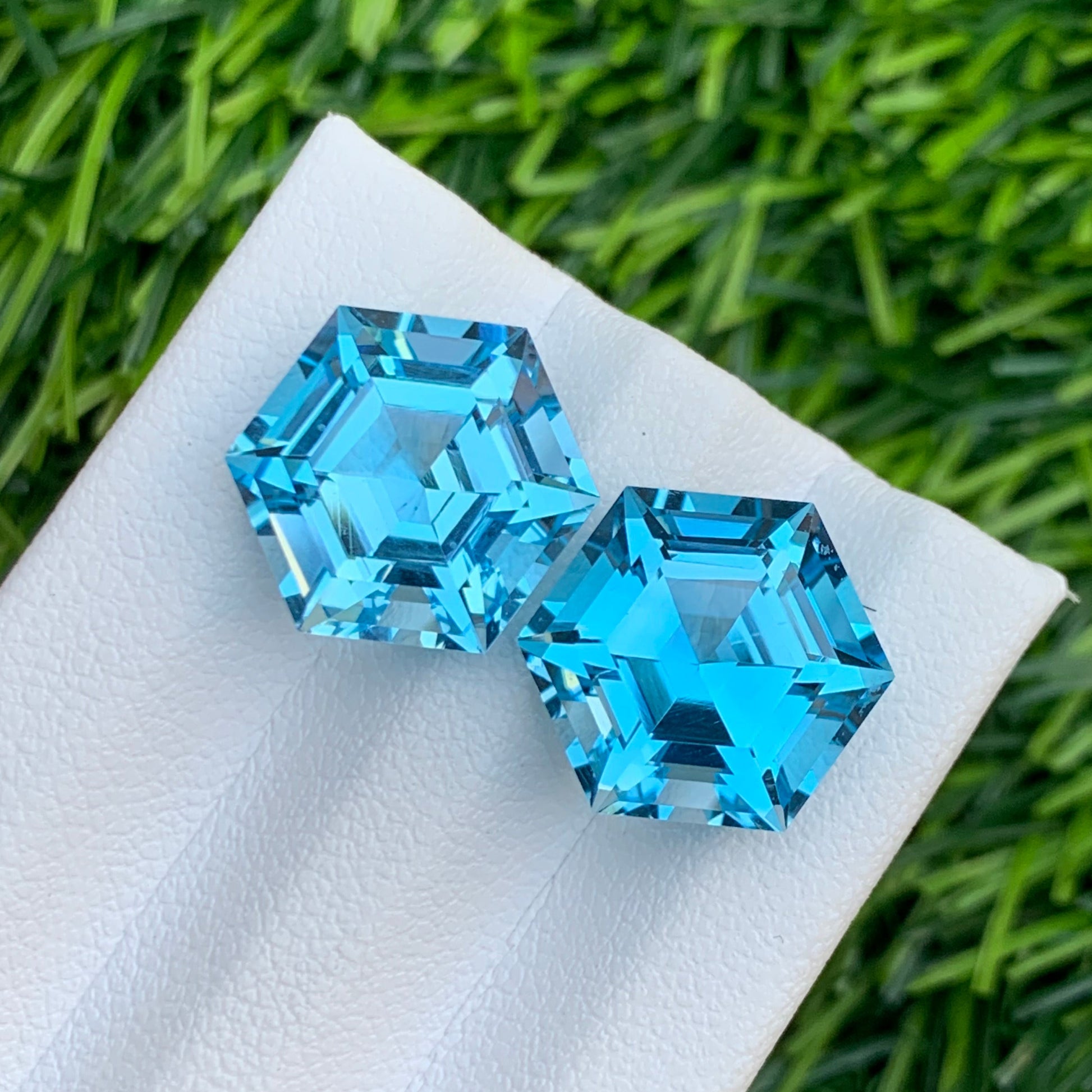 Loose Swiss Blue Topaz Pair 18.10ct