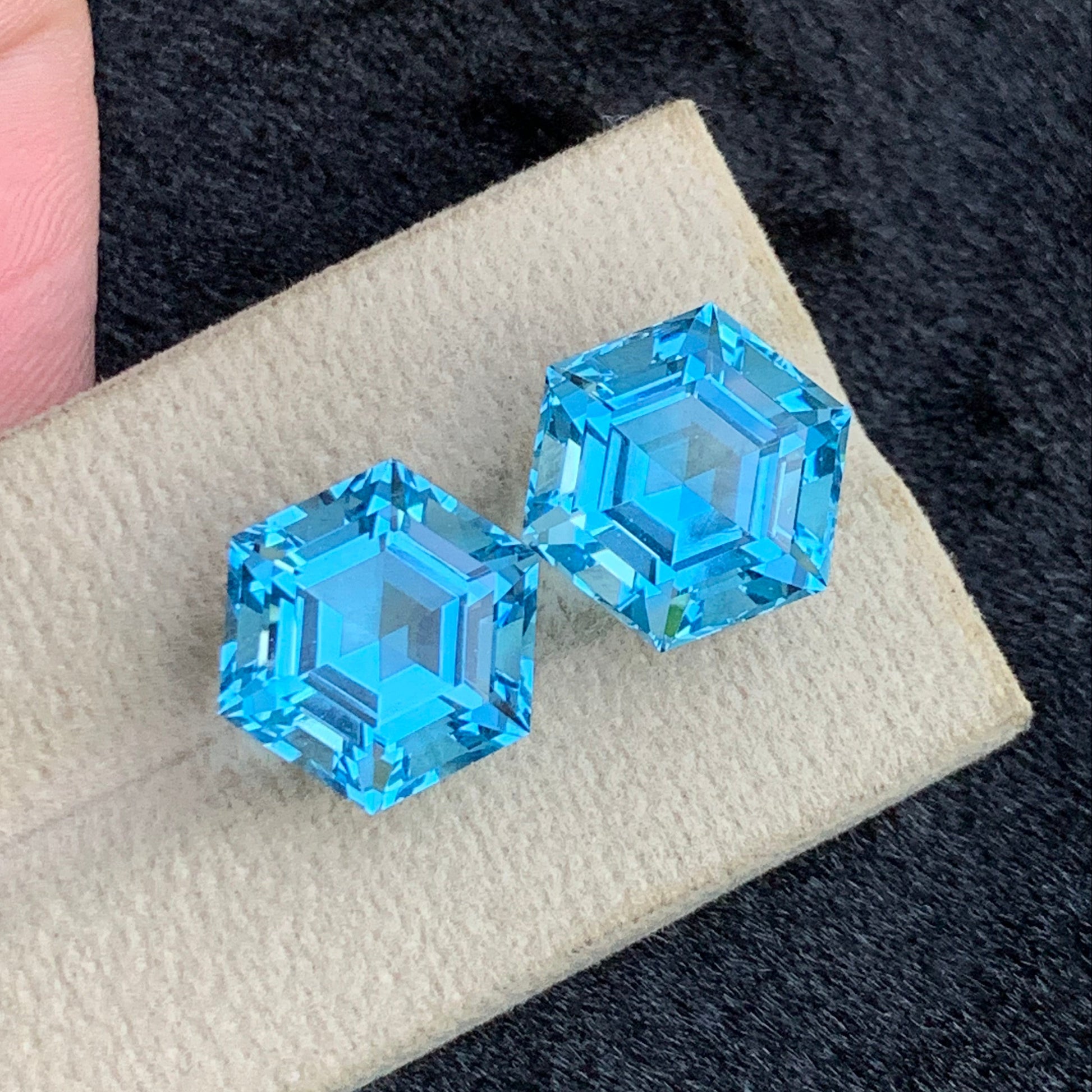 Loose Swiss Blue Topaz Pair for Custom Jewelry
Luxury Swiss Blue Topaz Earrings Gemstone Pair