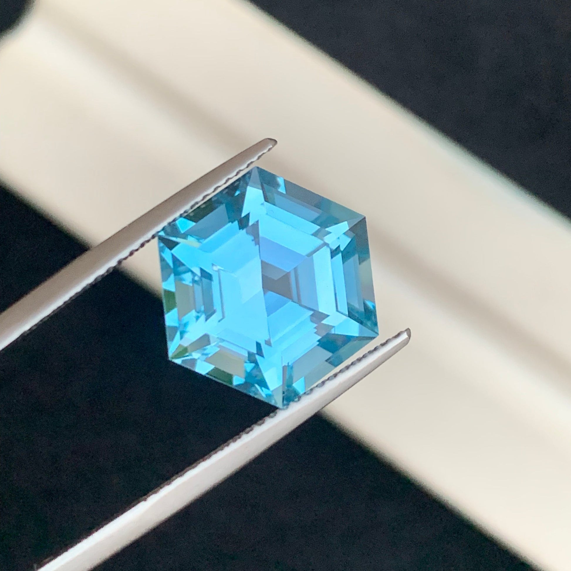 Loup Clean Blue Topaz Gemstone 10.55 Carats for Jewelry