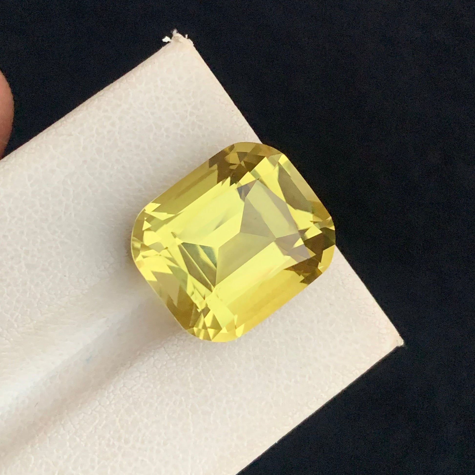 Loup Clean Lemon Quartz Loose Stone USA