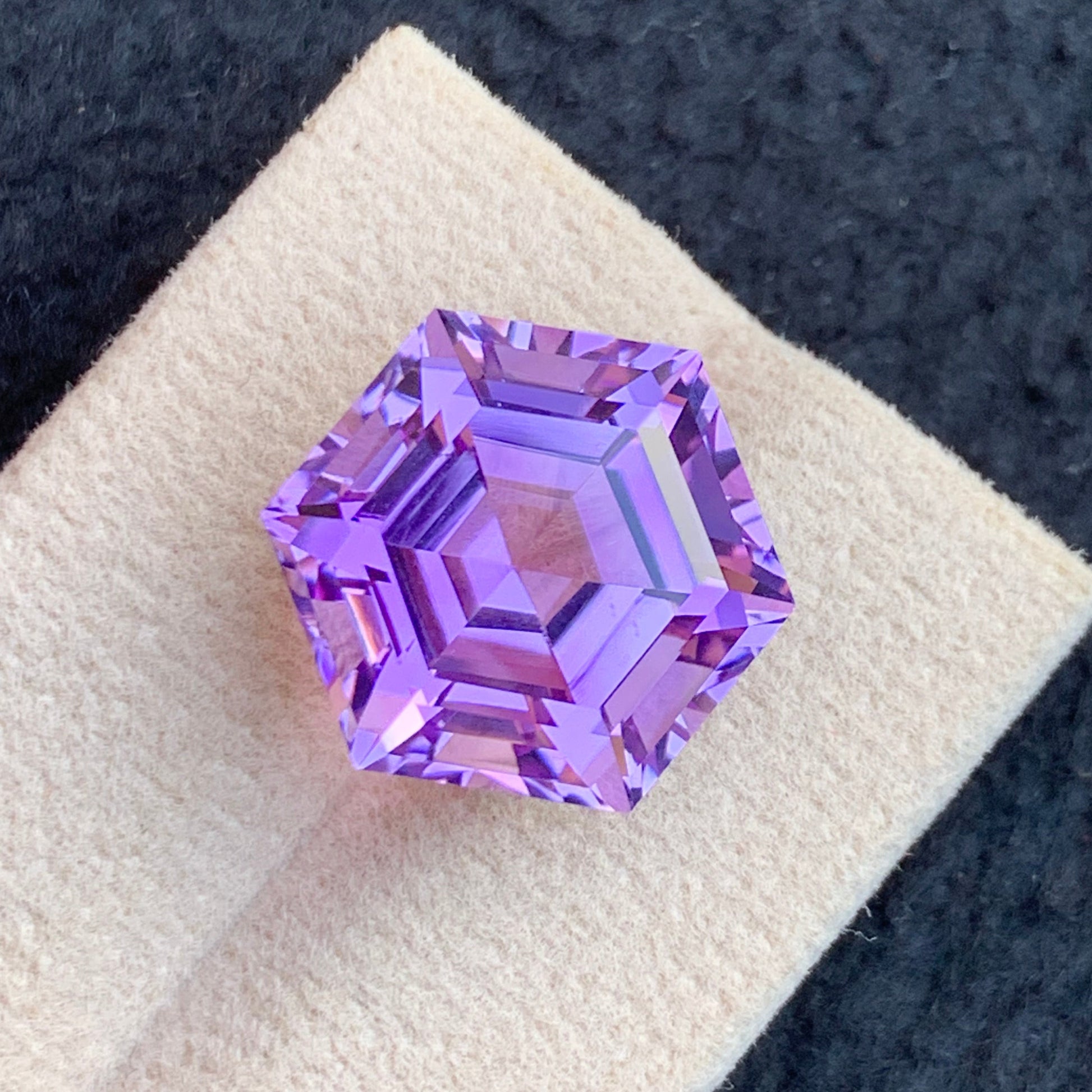 good looking pinkish purple Amethyst
Loup Clean Pink Purple Amethyst

Untreated Amethyst OneStep Gems