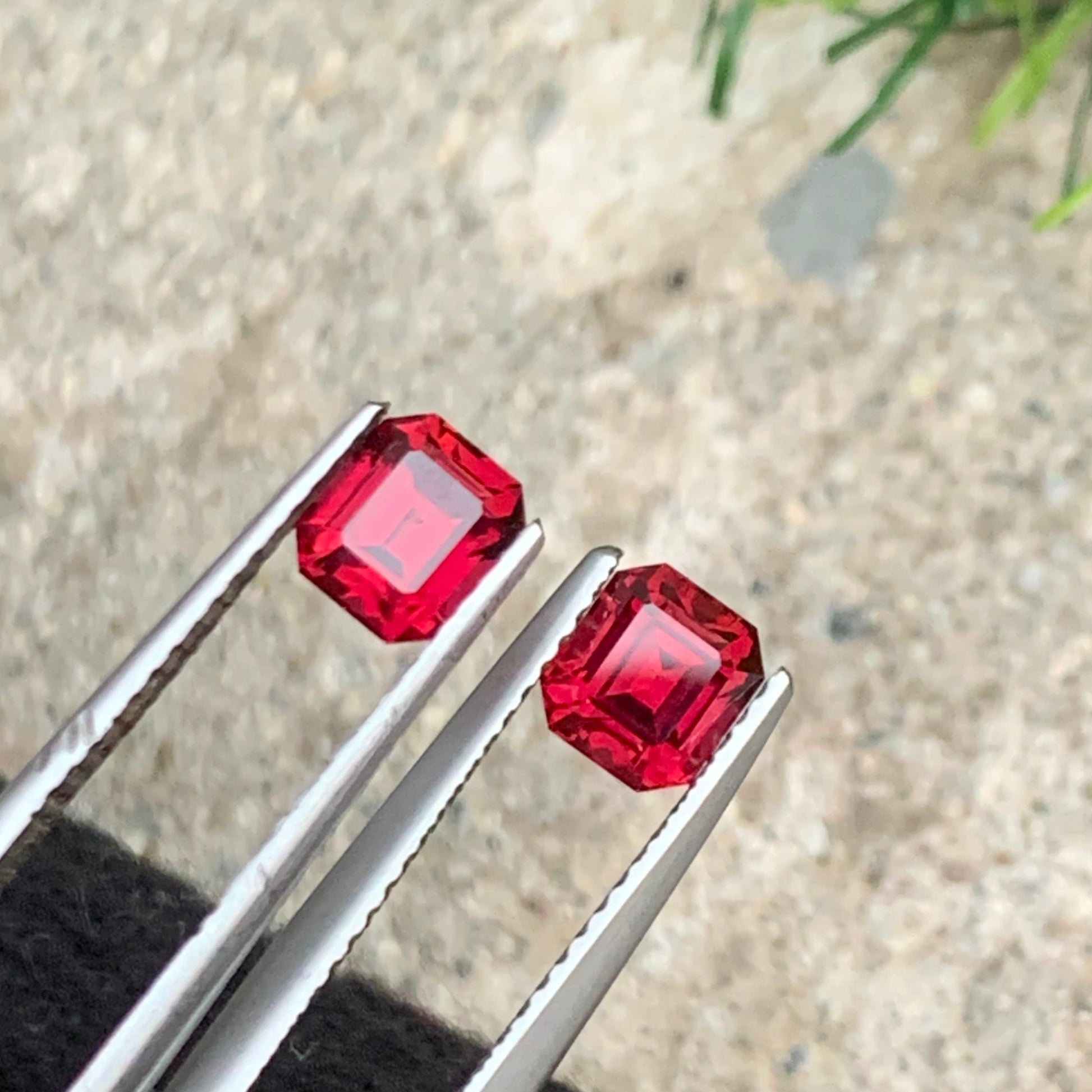 pink garnet pair
Loupe Clean Rhodolite Garnet 2.00 Carats Pair