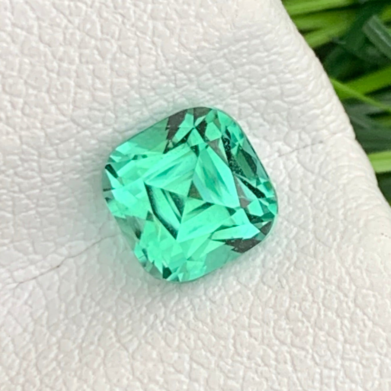 Untreated Afghan tourmaline
Fresh green tourmaline stone