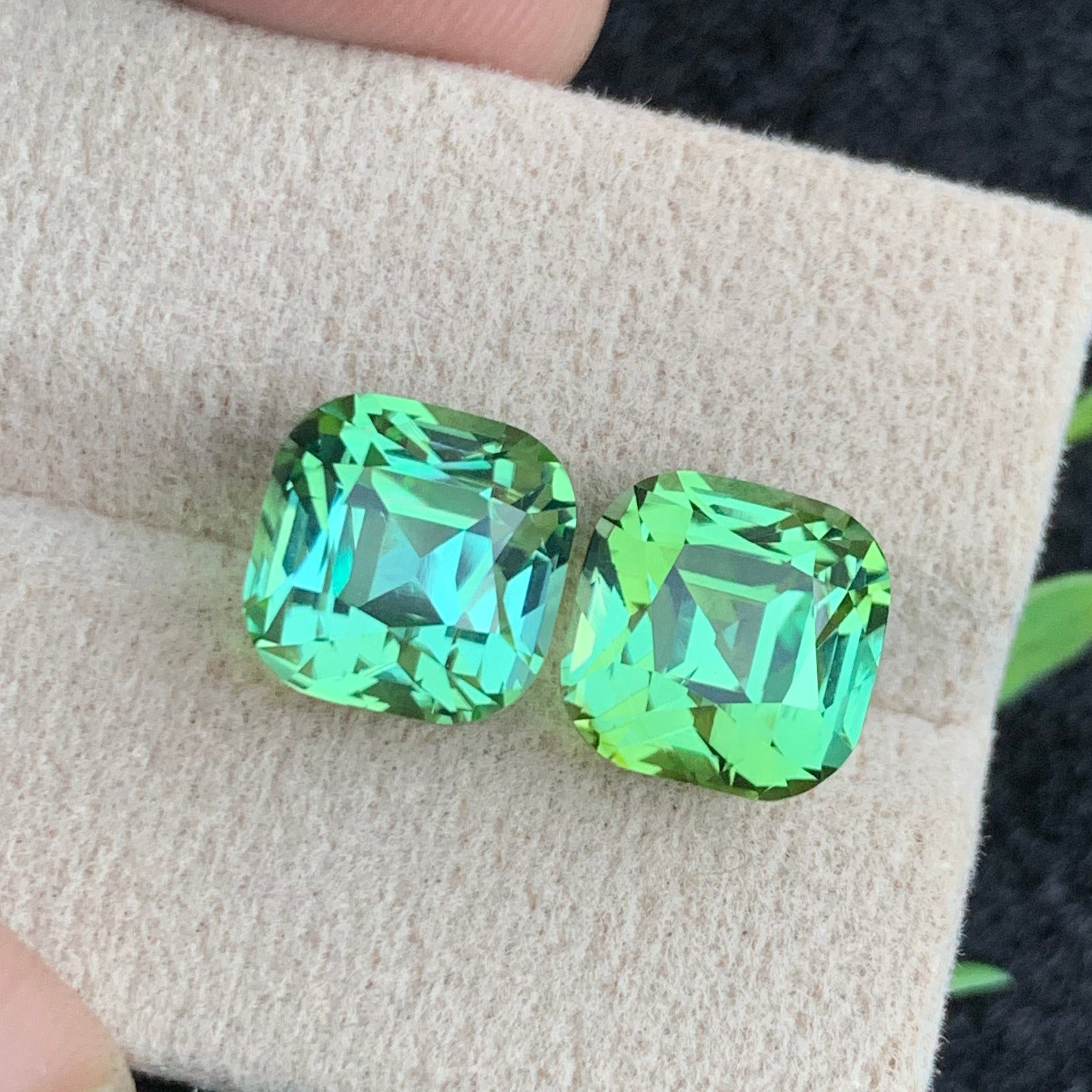 Luxury apple green tourmaline pair for earrings
Natural untreated apple green tourmaline pair Afghanistan