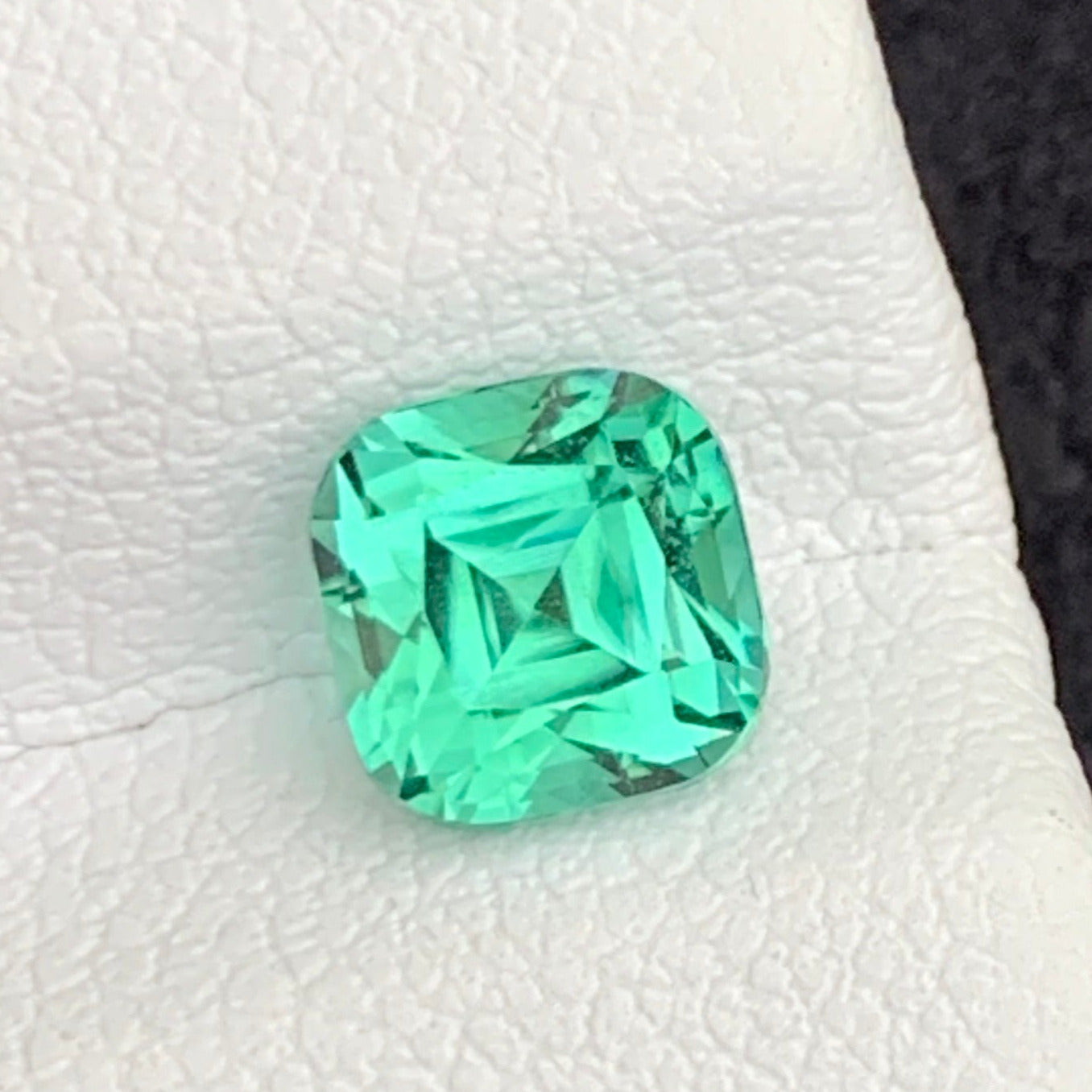 Luxury mint green gemstone
Onestep Gems green tourmaline