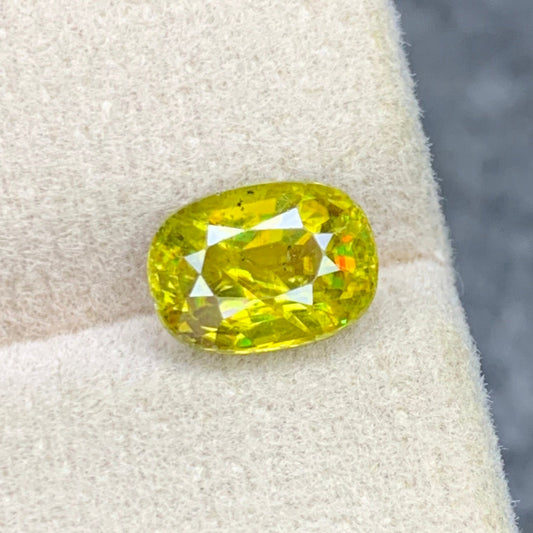 Greenish yellow Sphene gemstone
Greenish yellow Sphene jewelry
