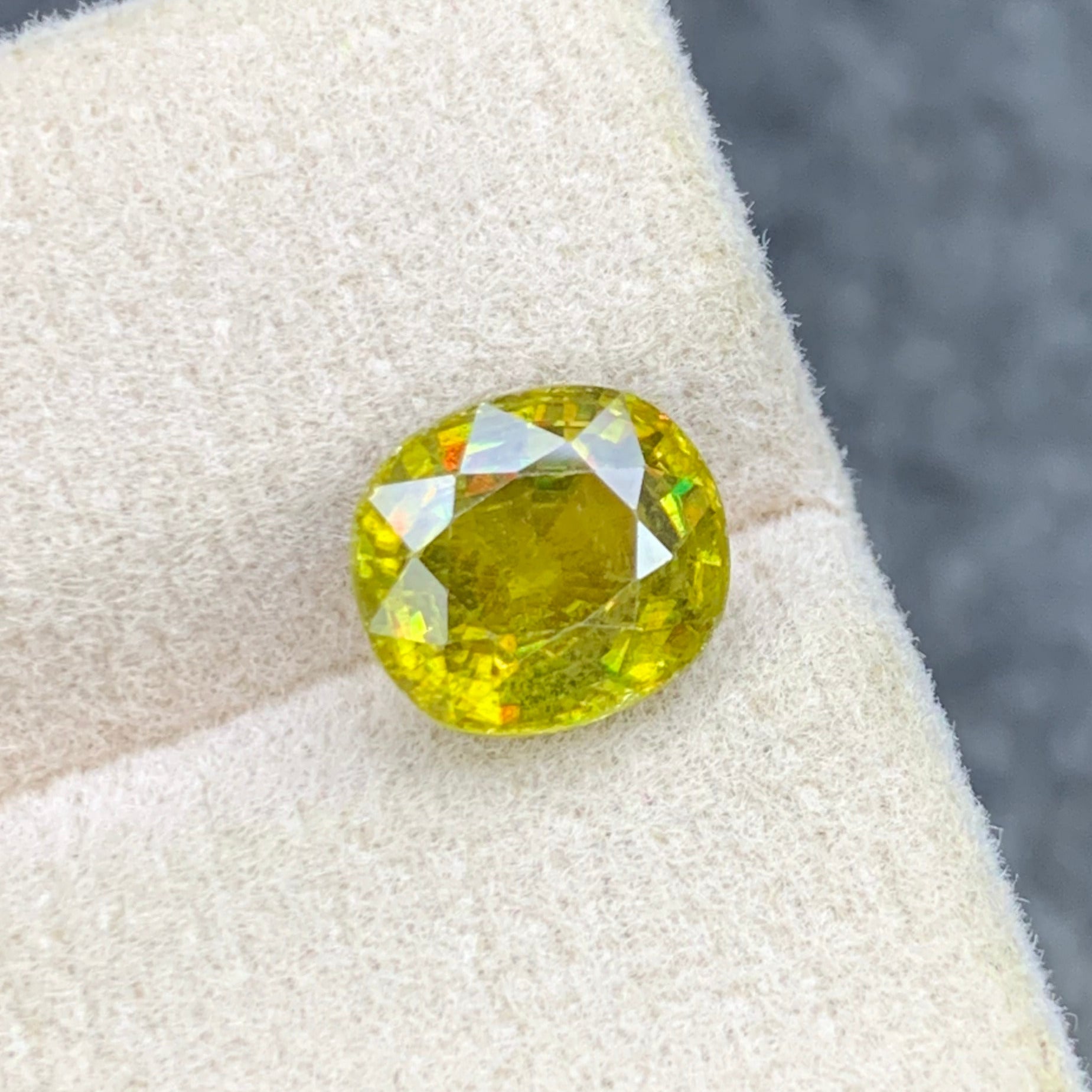 Greenish yellow Sphene gemstone
Greenish yellow Sphene jewelry