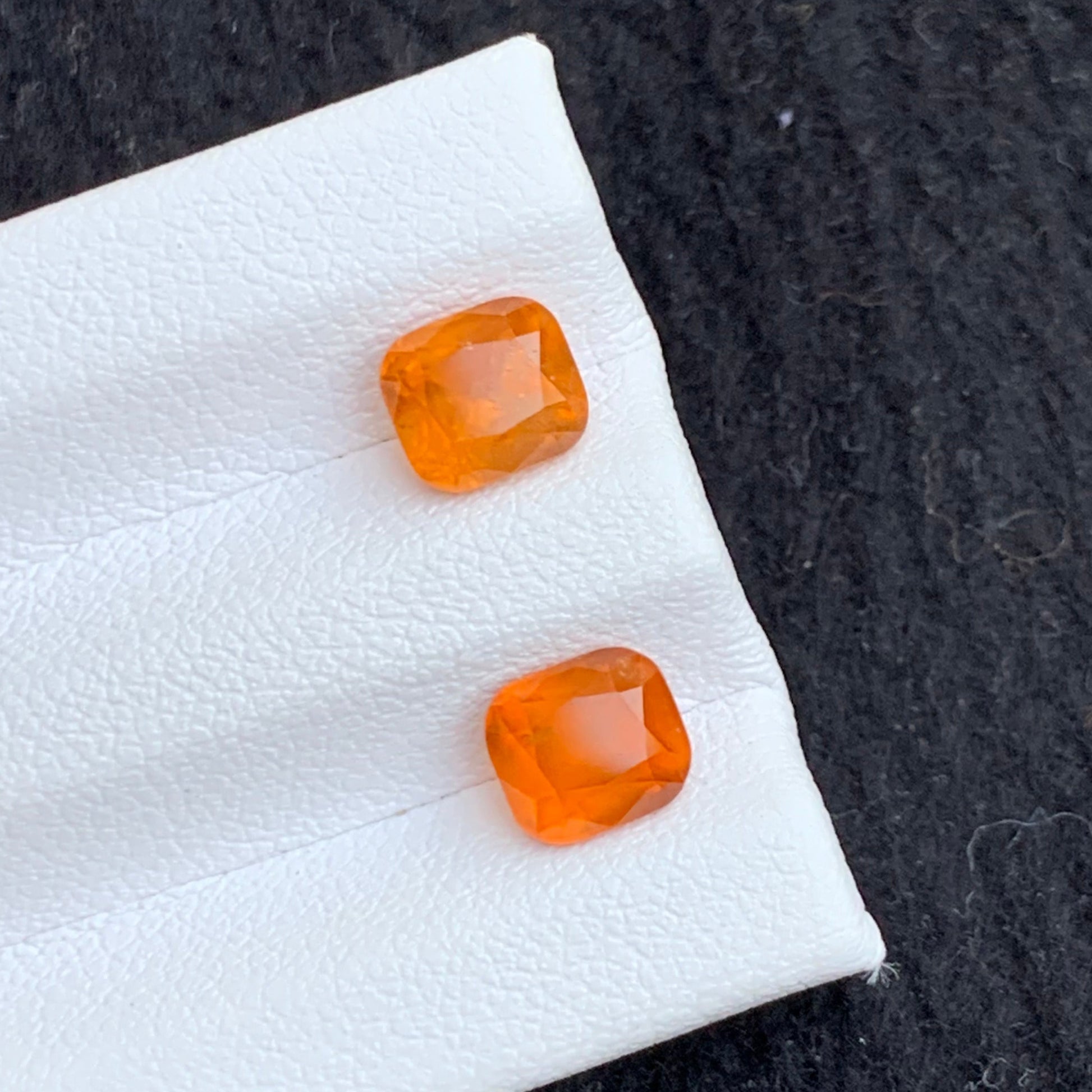 Penta garnet pair
Natural Afghan Hessonite Garnet Gemstones