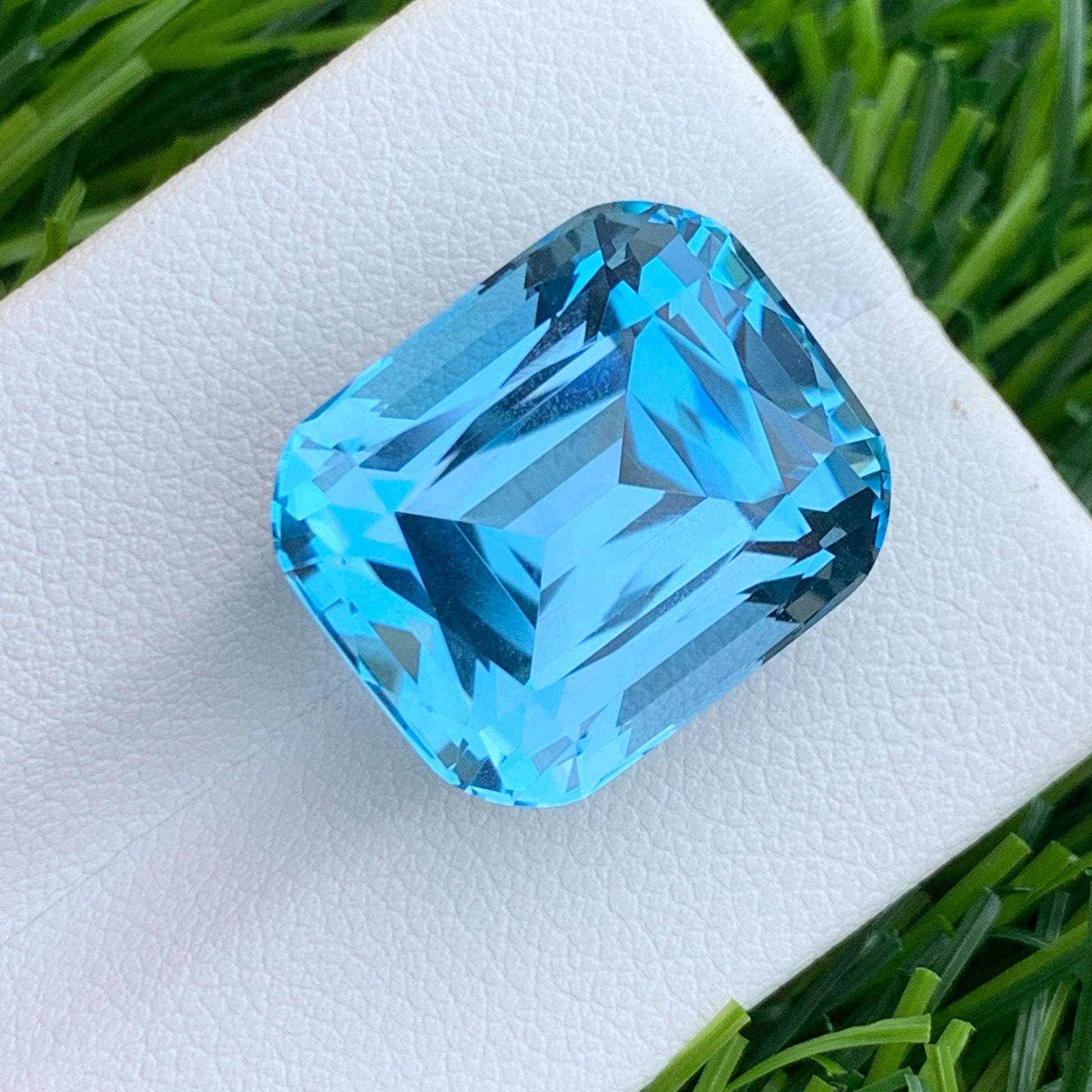Cushion Cut Blue Topaz 26.80 Carats
Natural African Blue Topaz Stone