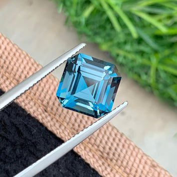 Natural Asscher Cut Blue Topaz Gemstone 5.55 Carats