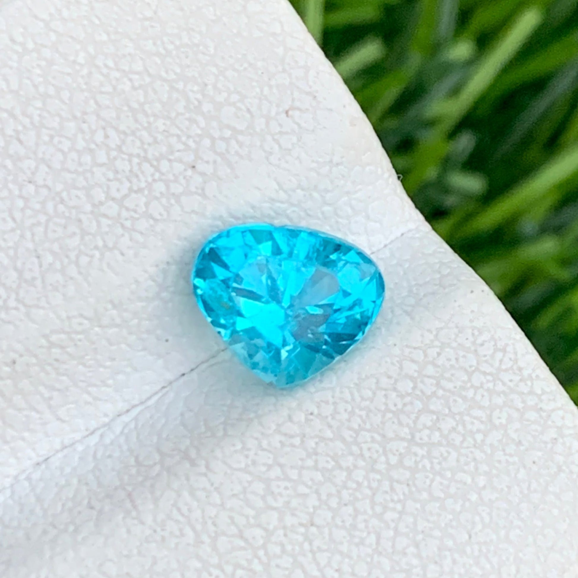 Neon Blue apatite
Natural Blue Apatite Gemstone from Brazil