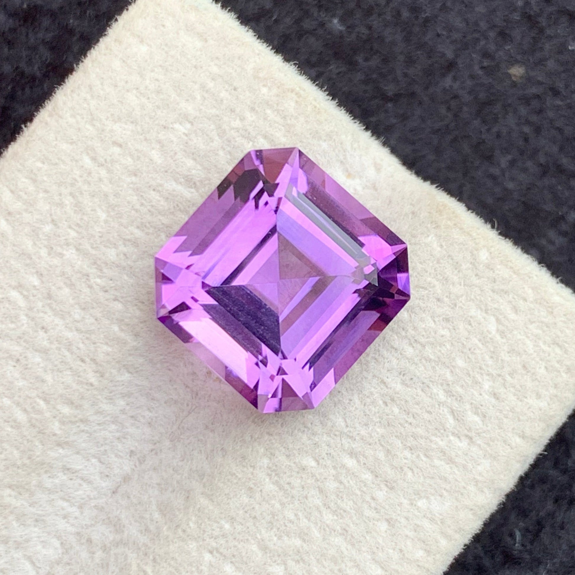 Natural Brazilian amethyst
Square step cut amethyst
Art deco amethyst gem