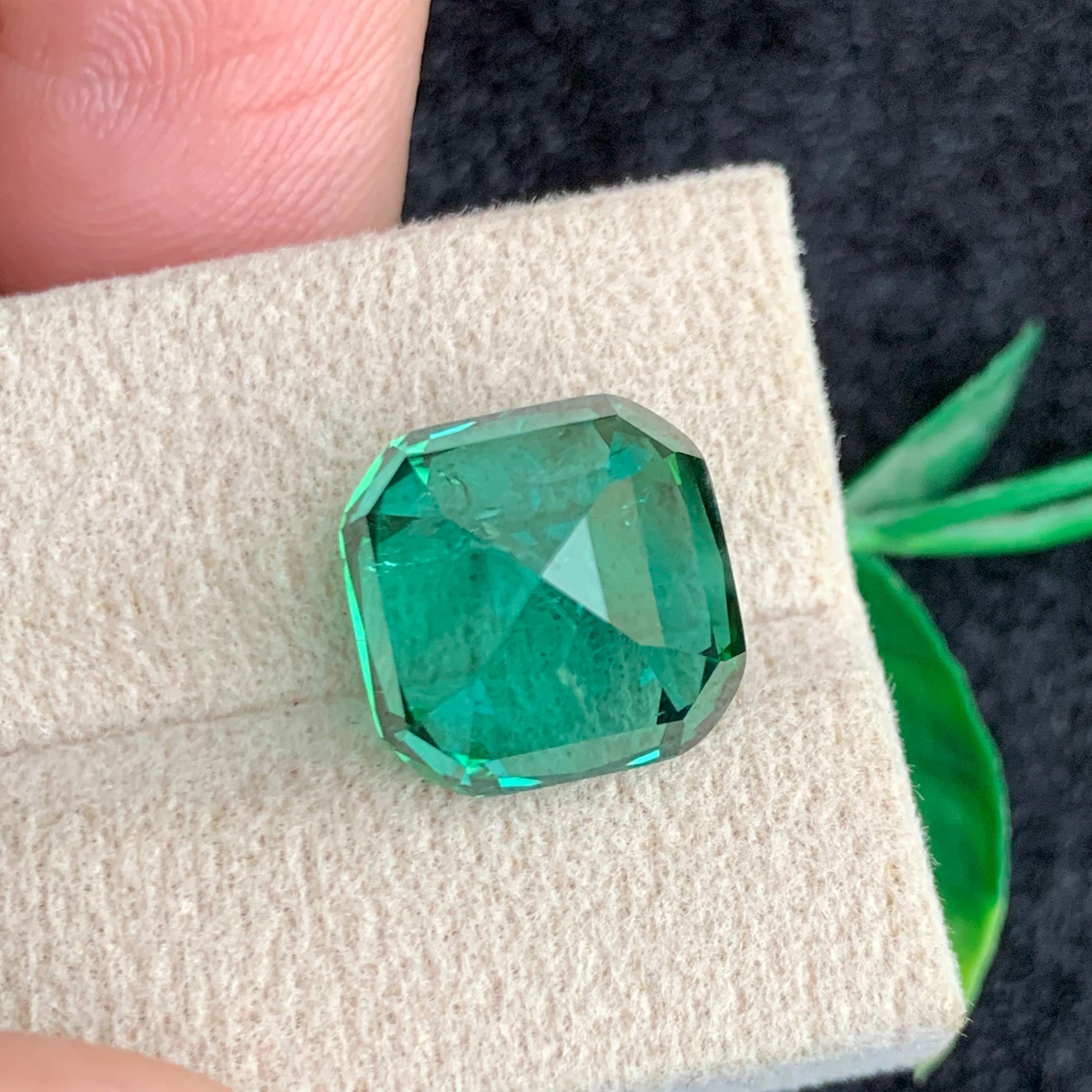 Natural Cushion Cut Tourmaline
Fine Jewelry Lagoon Tourmaline
VVS Lagoon Tourmaline Gemstone