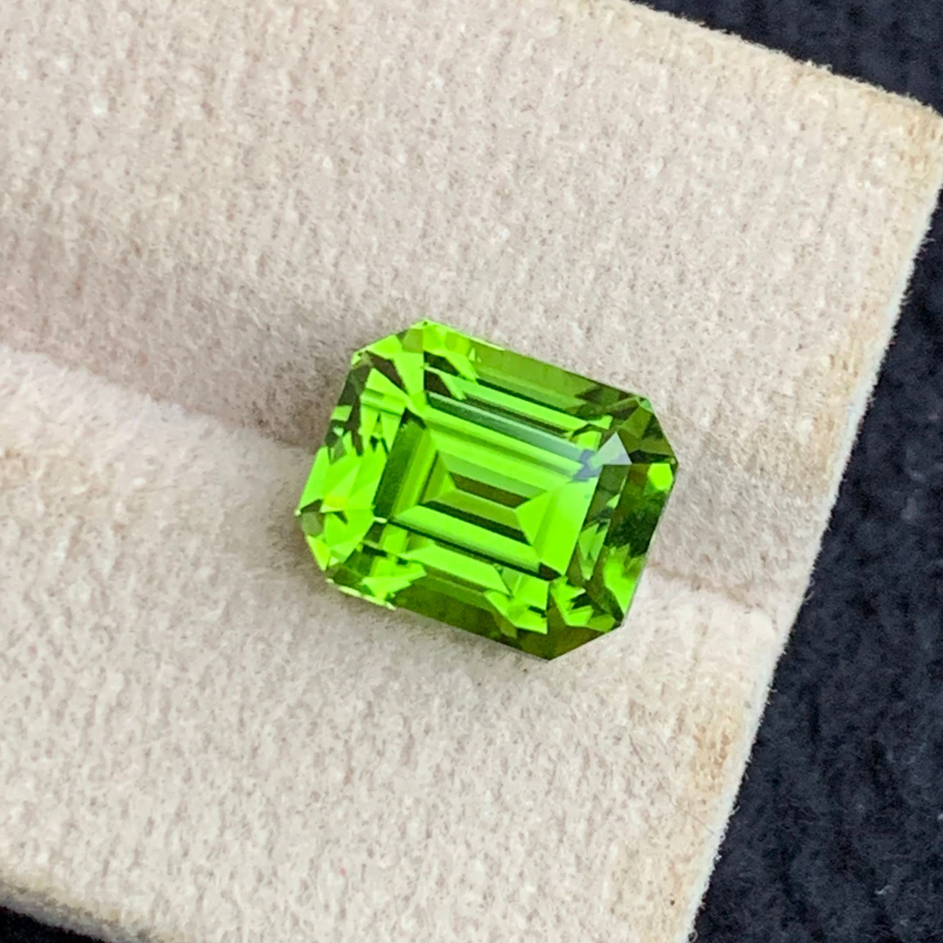  Green Peridot Gemstone
 Green Peridot Gemstone jewelry
Natural Green Peridot 5.52 carats emerald cut gemstone
Eye clean Pakistan peridot green gemstone close-up