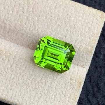  Green Peridot Gemstone
 Green Peridot Gemstone jewelry
Natural Green Peridot 5.52 carats emerald cut gemstone
Eye clean Pakistan peridot green gemstone close-up